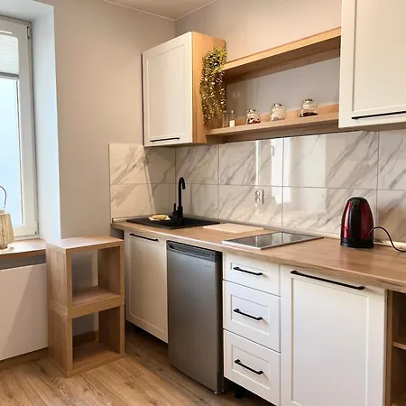 Kawalerka 51 公寓 *